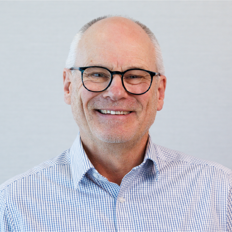 Dr Peter Archer